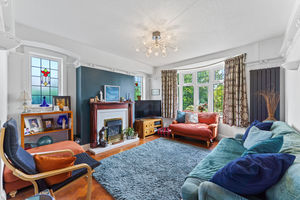 lounge- click for photo gallery
